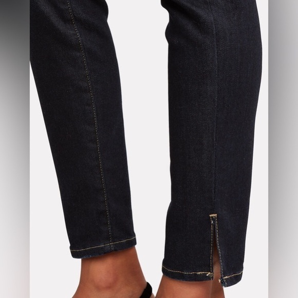 Frame Denim Le High Skinny Outseam Slit
in Dark Denim size 26 - Picture 5 of 13